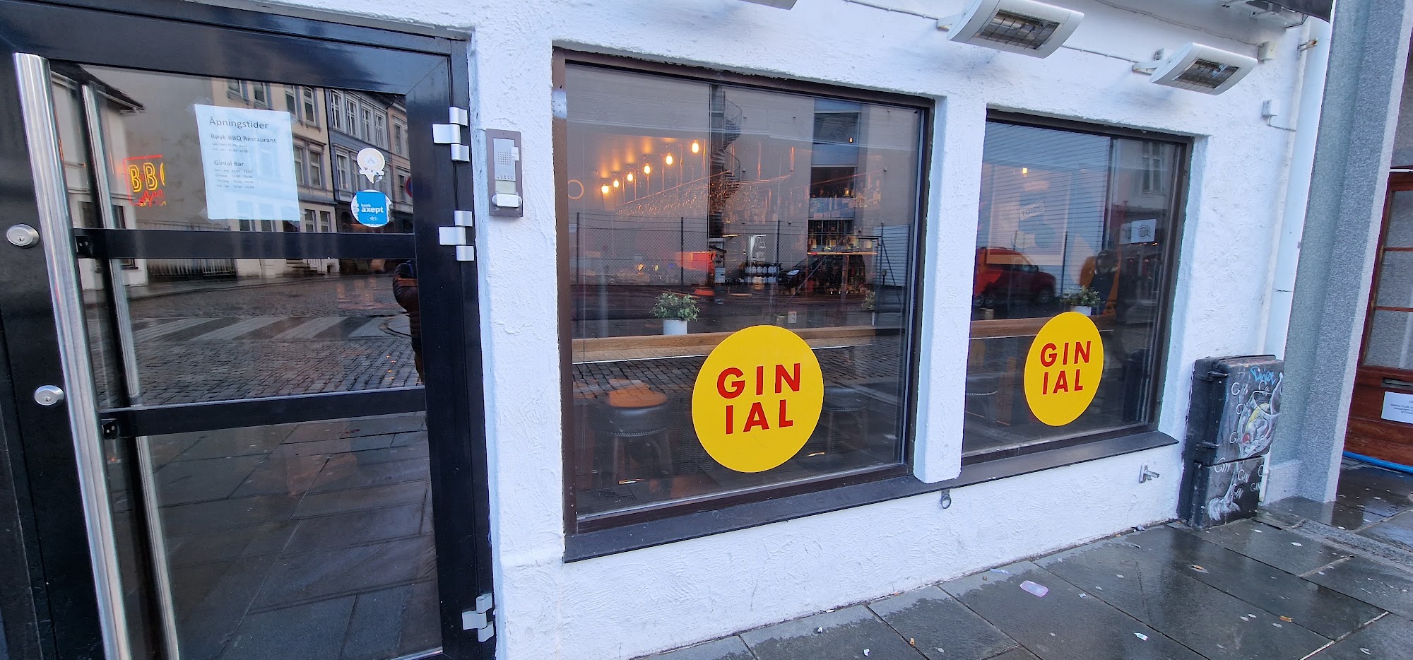 Ginial Bar